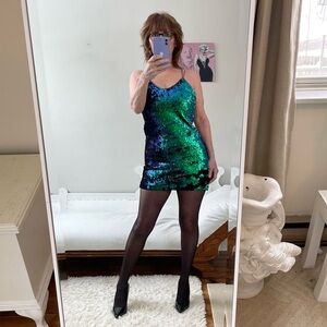 GUESS GREEN BLUE MERMAID SEQUIN MINI DRESS STRETCH BLACK STRAPS LINED ILLUSION